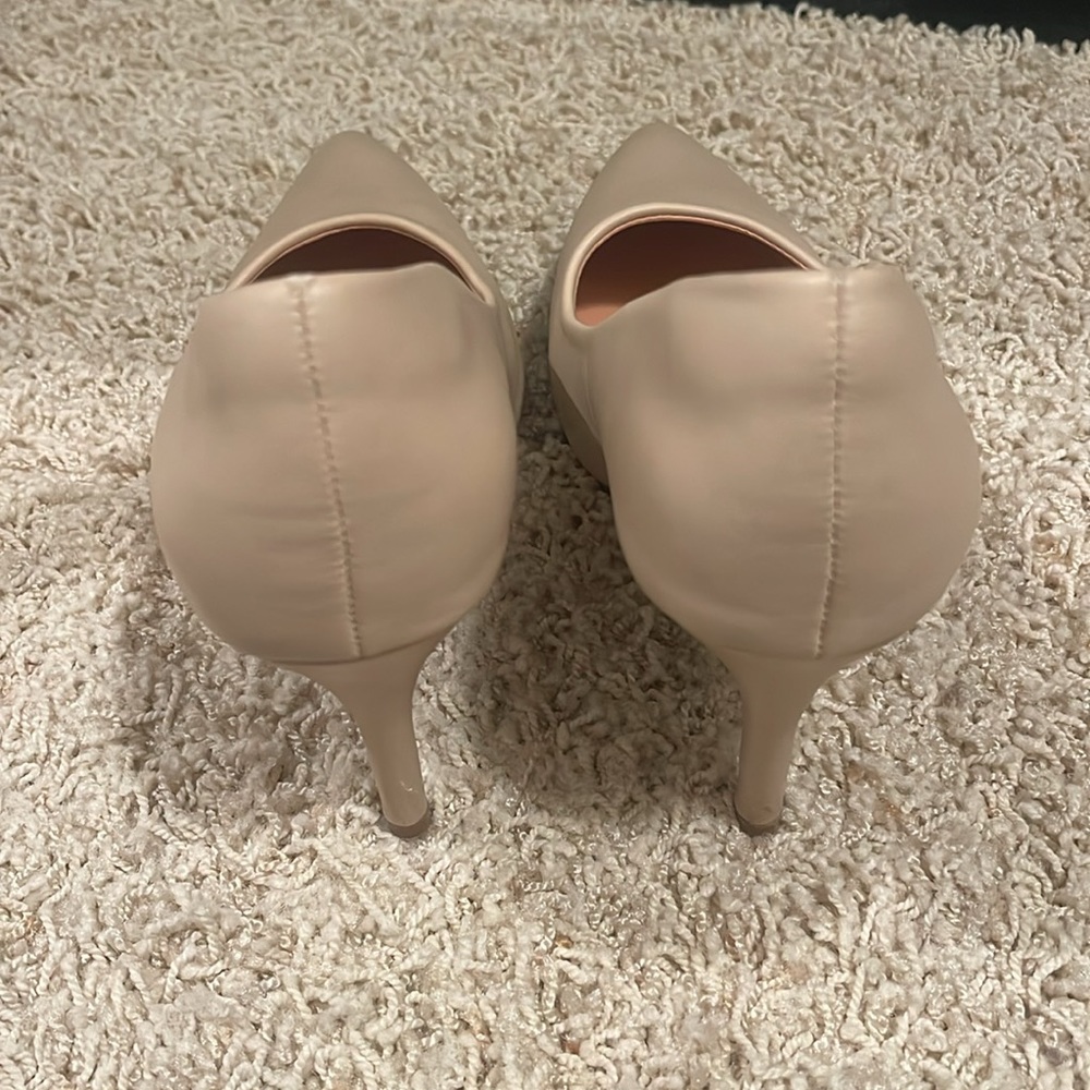 Nude Heels- Like New - Picture 3 of 3